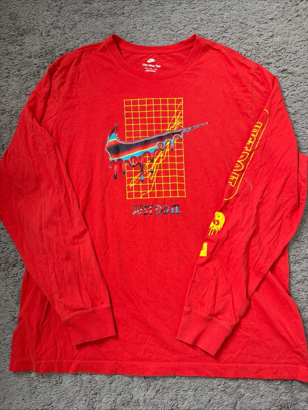 The Nike Tee Men’s XXL Orange Heatwave Logo Long Sleeve Shirt
